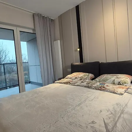 Luxurious Vanilla Apartment, Self Check-in 24h, Free Parking, Air-conditioning 波兹南