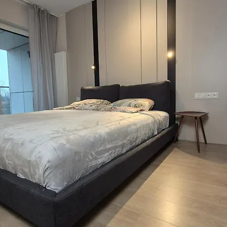Luxurious Vanilla Apartment, Self Check-in 24h, Free Parking, Air-conditioning *