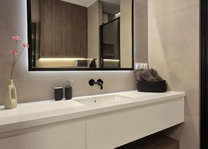 Luxurious Vanilla Apartment, Self Check-in 24h, Free Parking, Air-conditioning 公寓