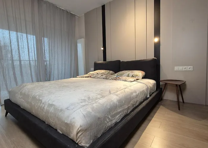 Luxurious Vanilla Apartment, Self Check-in 24h, Free Parking, Air-conditioning 公寓