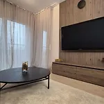 Luxurious Vanilla Apartment, Self Check-in 24h, Free Parking, Air-conditioning Poznań