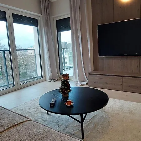 Luxurious Vanilla Apartment, Self Check-in 24h, Free Parking, Air-conditioning Poznań