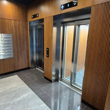 Luxurious Vanilla Apartment, Self Check-in 24h, Free Parking, Air-conditioning Appartement